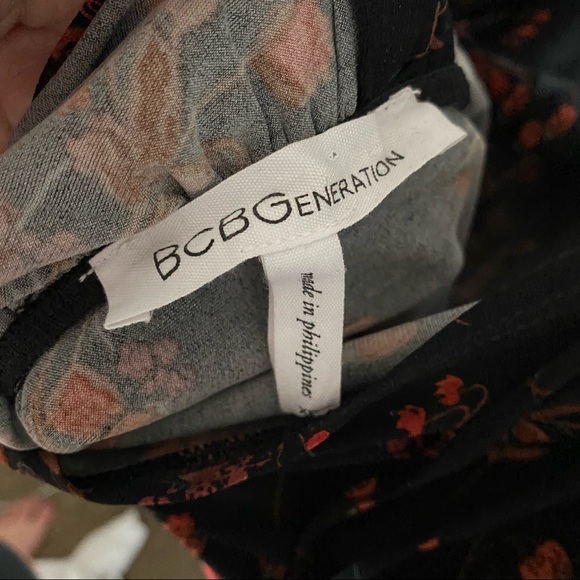 Revolve | V Neck Body Suit | Size XS - Picture 9 of 10